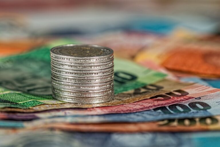 Kindergeld bei Umzug: So bleibt der Anspruch im Inland und Ausland erhalten
