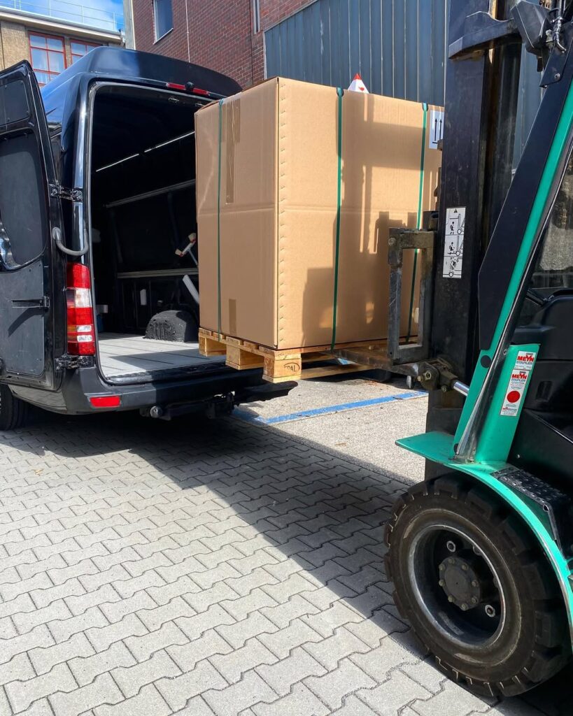 Lastentaxi in Köln – flexibler Kleintransport für Möbel, Baustoffe und Sperrgut in Köln und Umgebung